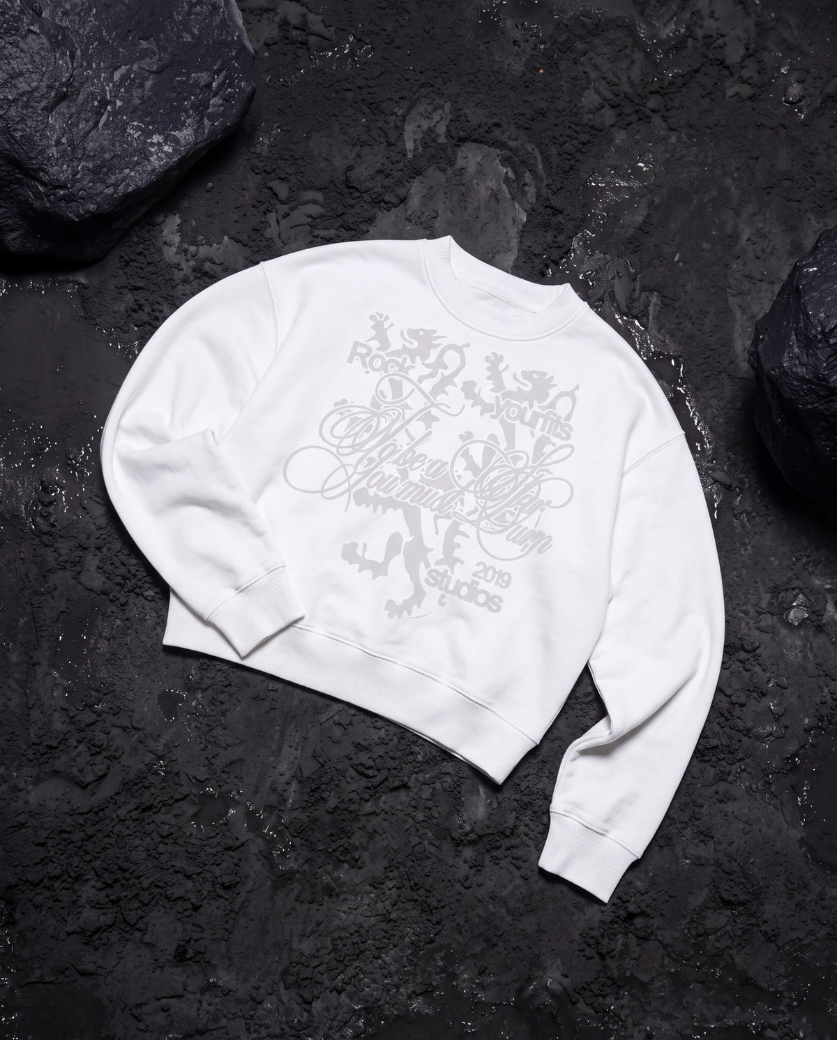 DYNASTY CREWNECK