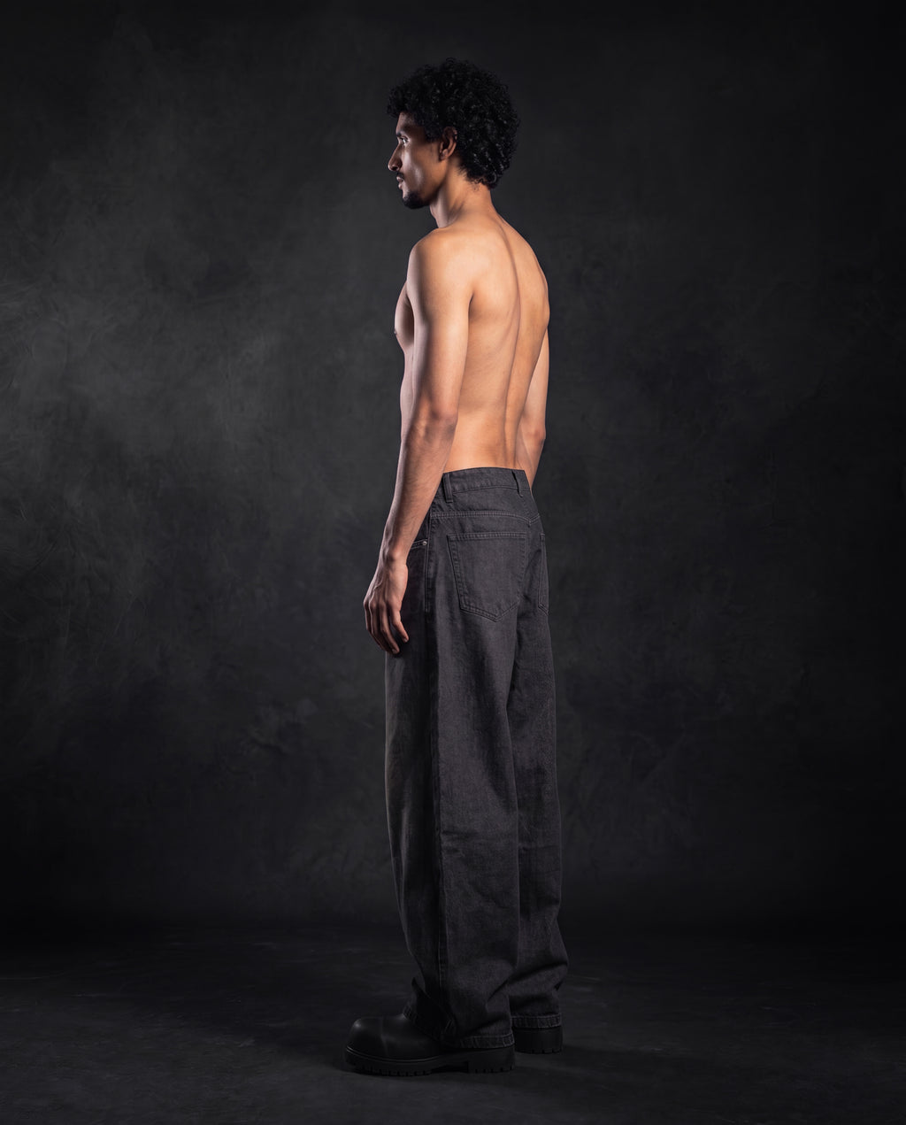 Black-baggy jeans