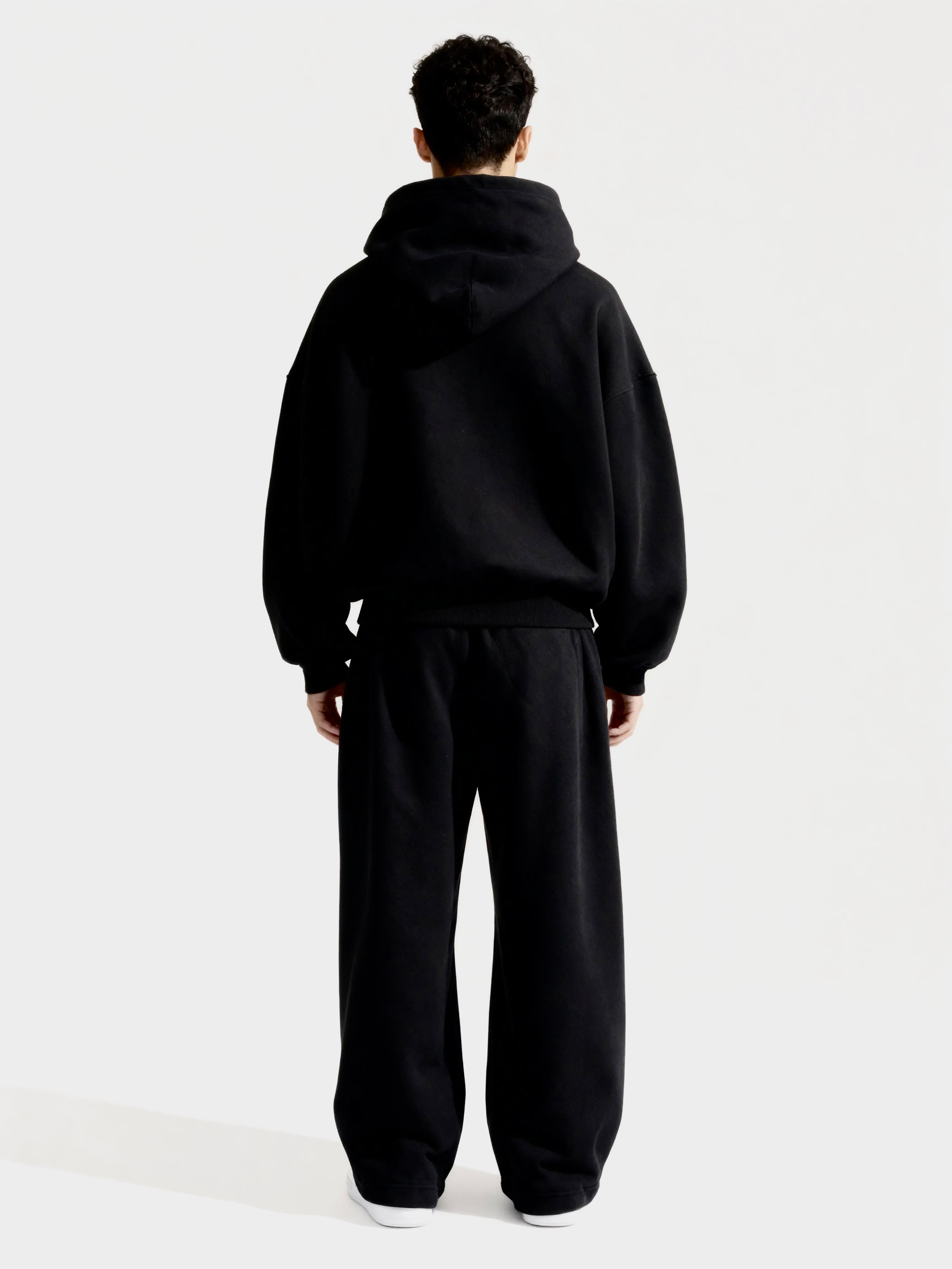 Black set hoodie and sweatpants