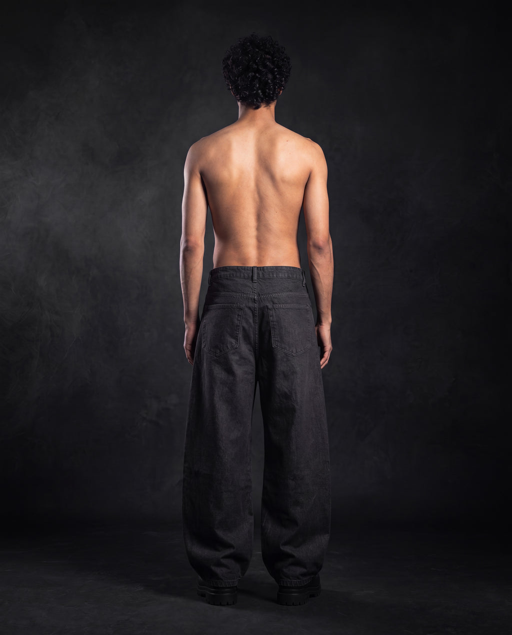 Black-baggy jeans