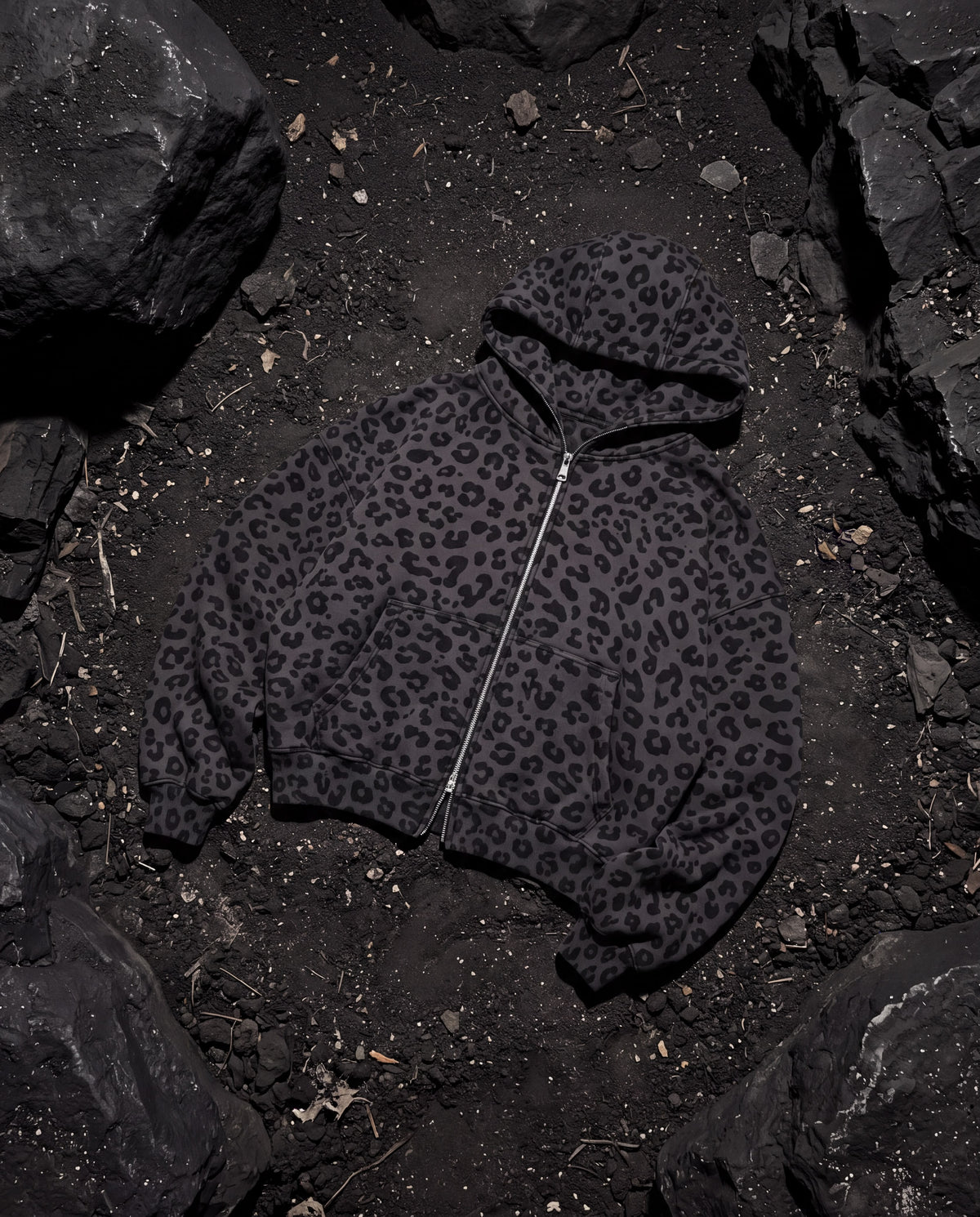 Blank leopard zip-up