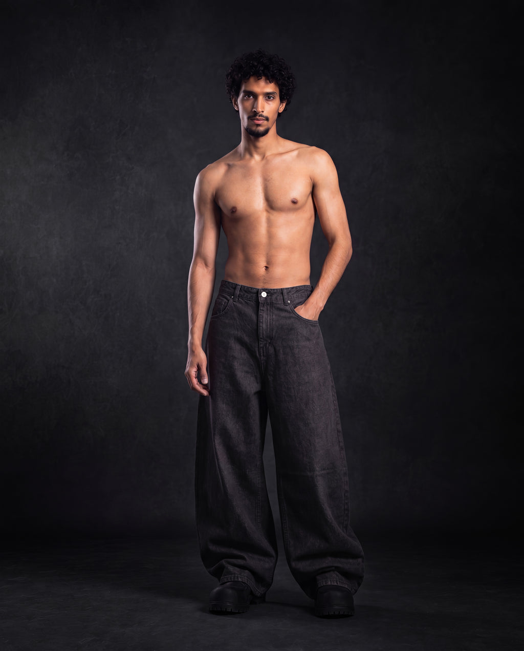 Black-baggy jeans